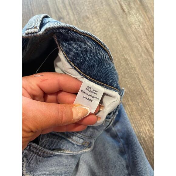 SO High-Rise Curvy Mom Jeans Destruct Button Fly Raw Hem Denim Blue Size 3/26W - Picture 9 of 11